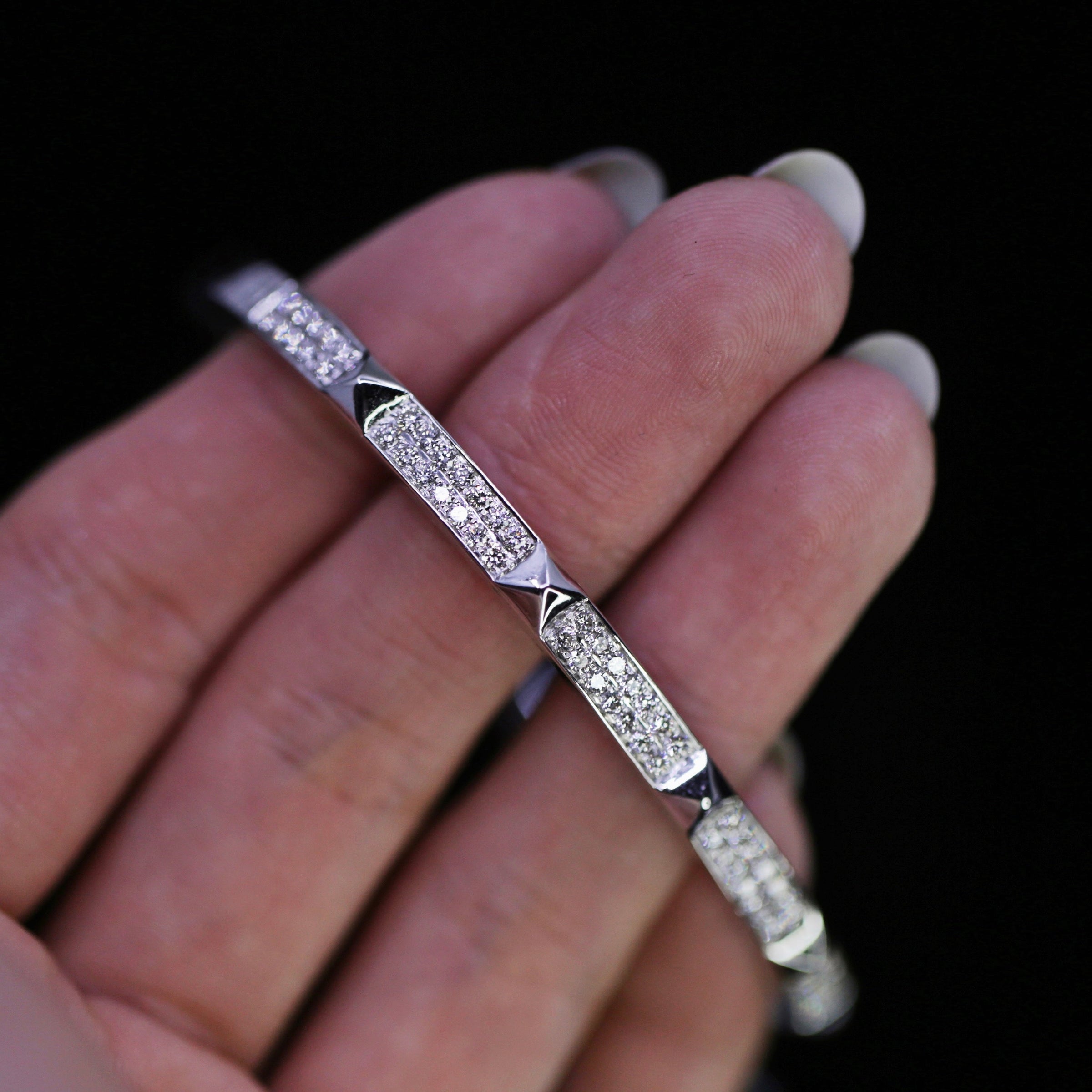 1.18ct. Natural Diamond Bangle Set In 14K White Gold