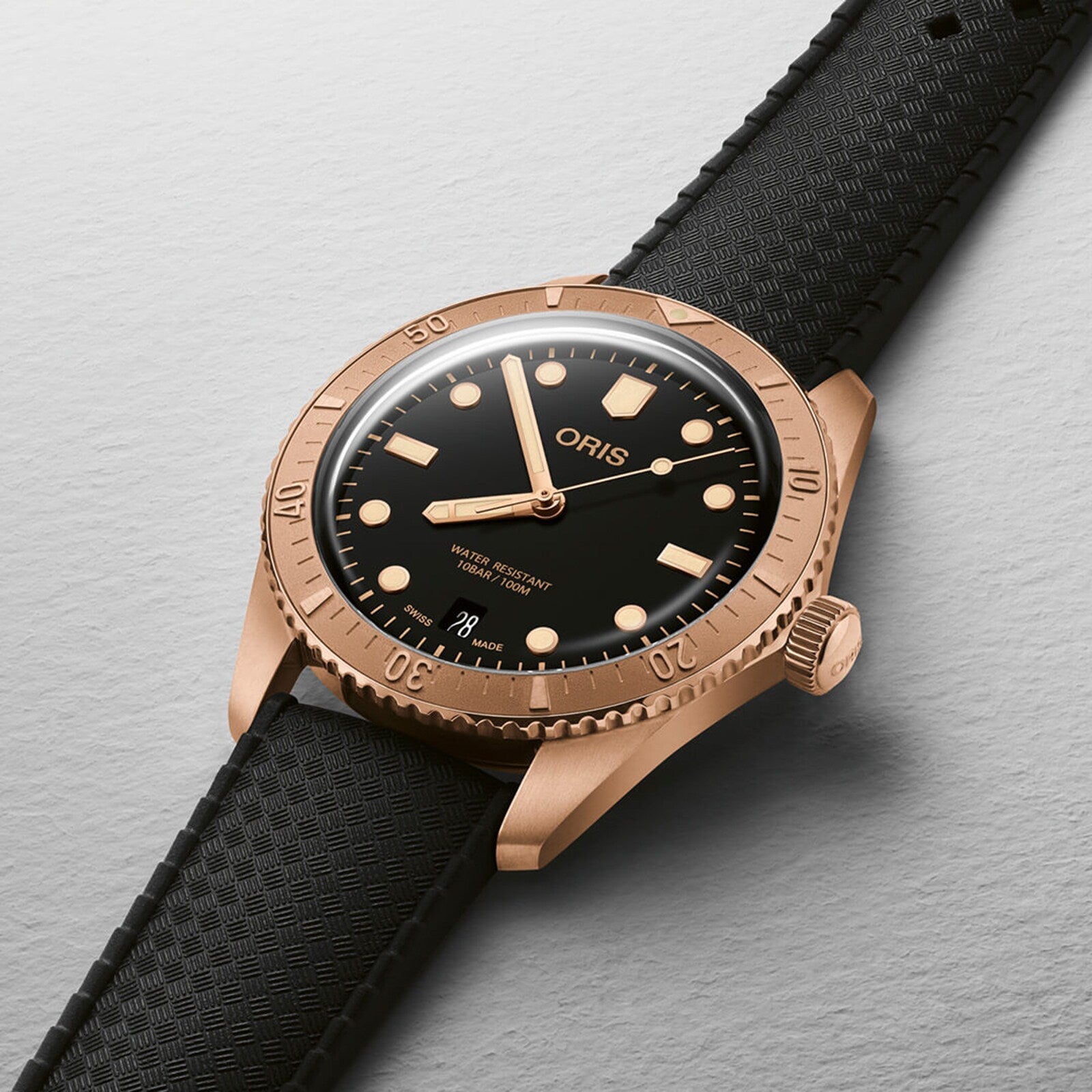 Divers Sixty‑Five Date