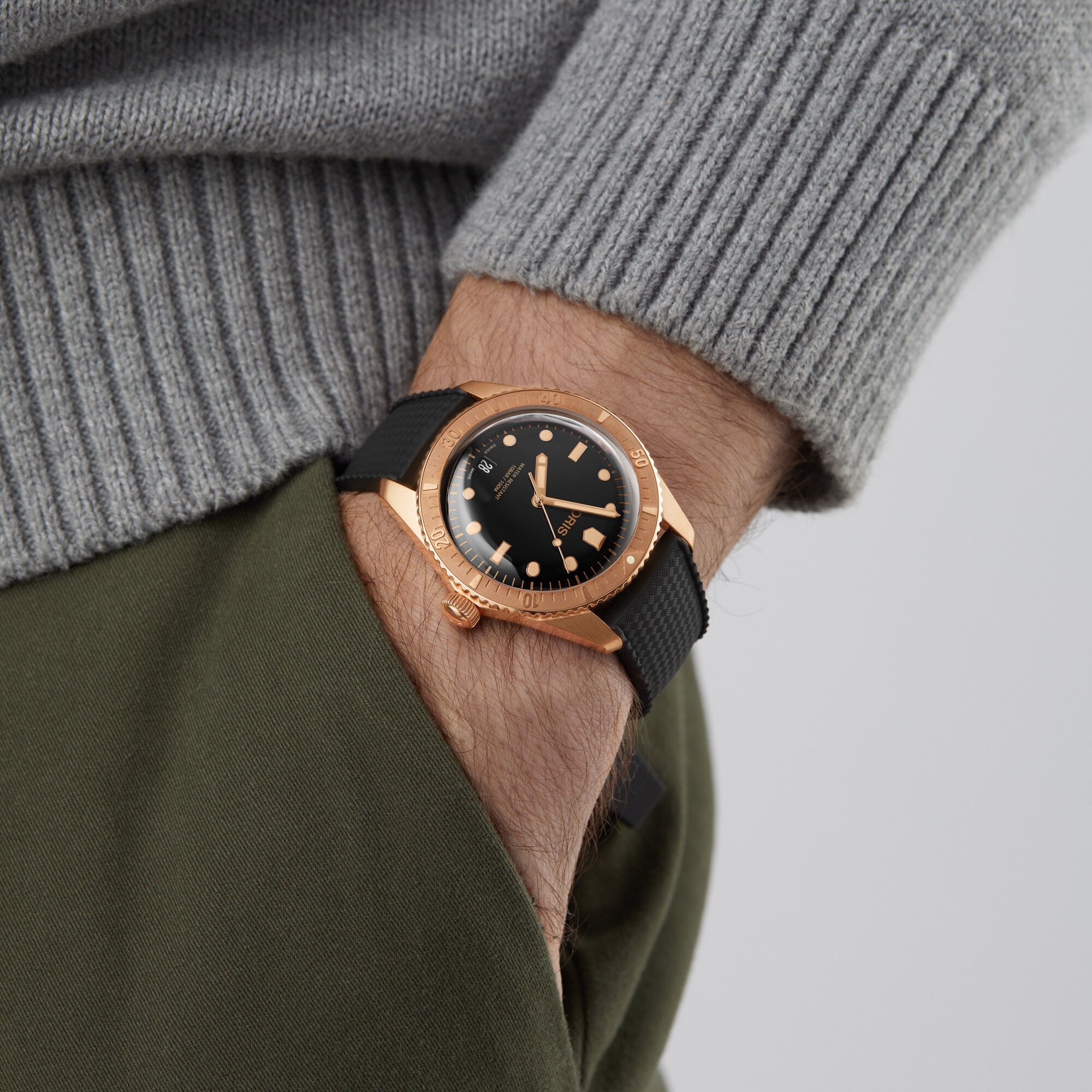 Divers Sixty‑Five Date