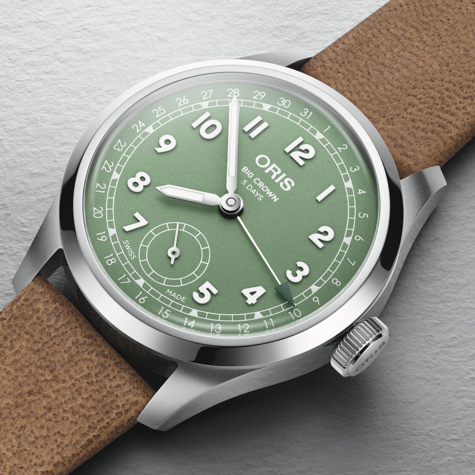 Big Crown Pointer Date Calibre 403