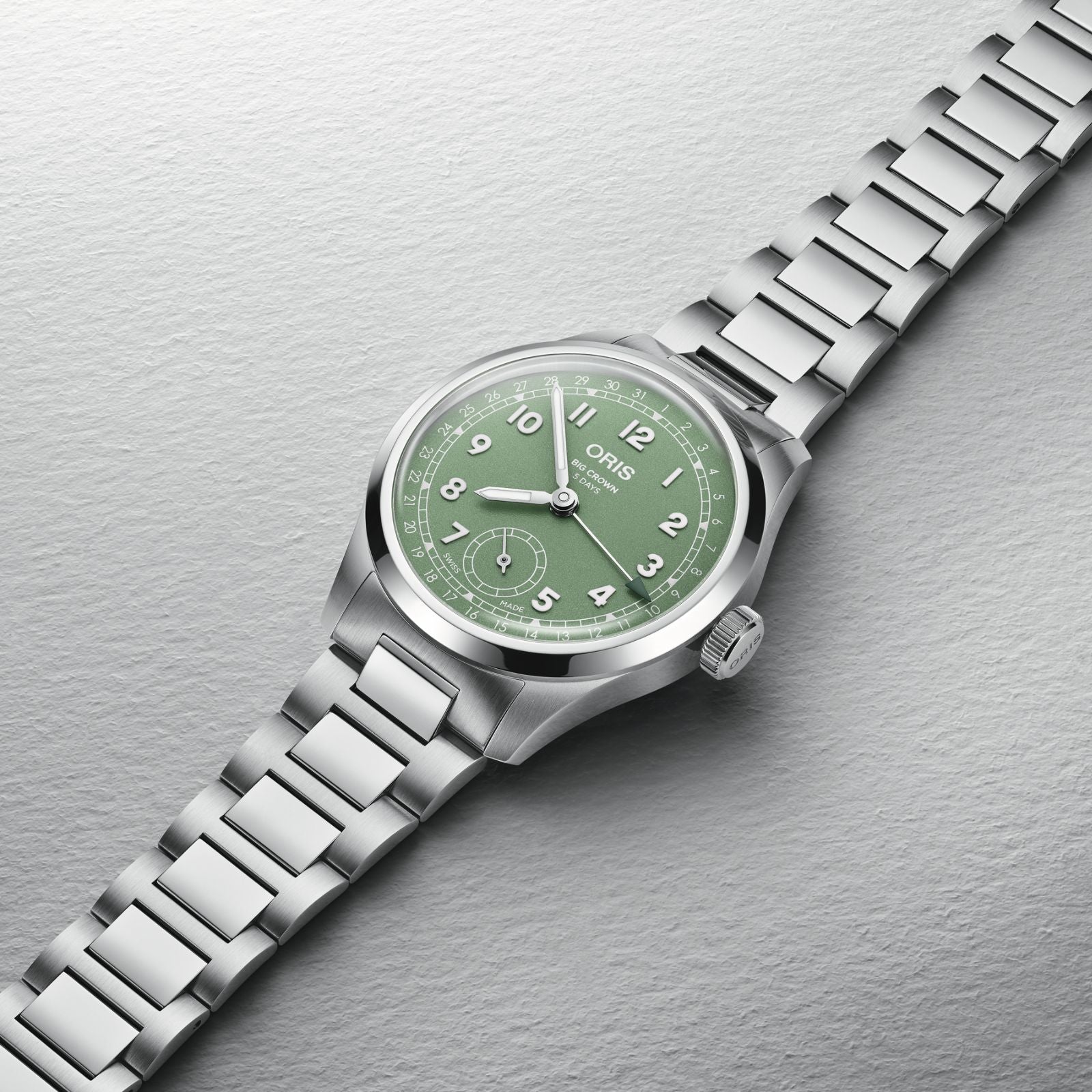 Big Crown Pointer Date Calibre 403