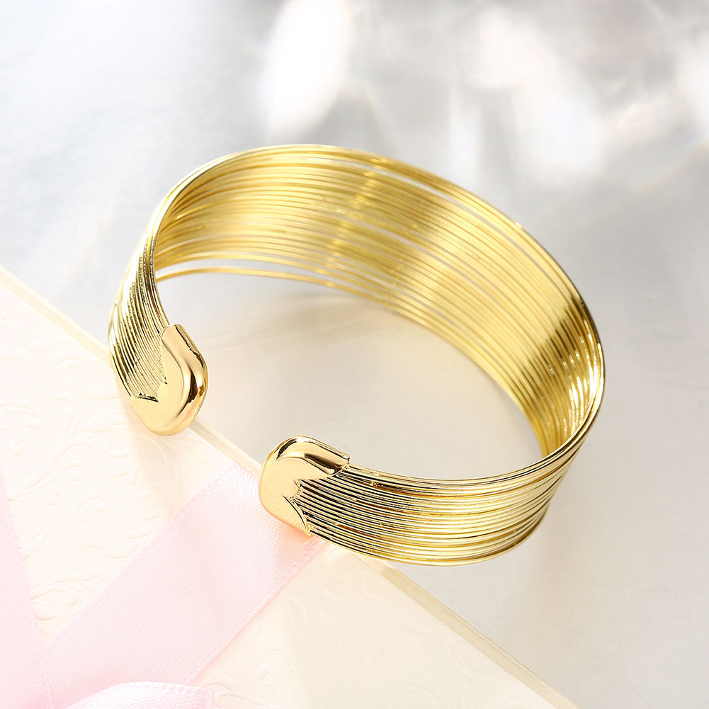 Roman Design Wired Cuff Bangle in 18K Gold