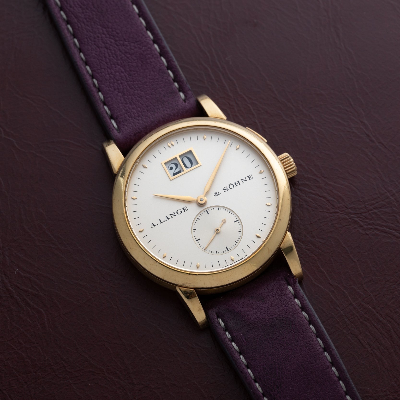 Saxonia Outsize Date