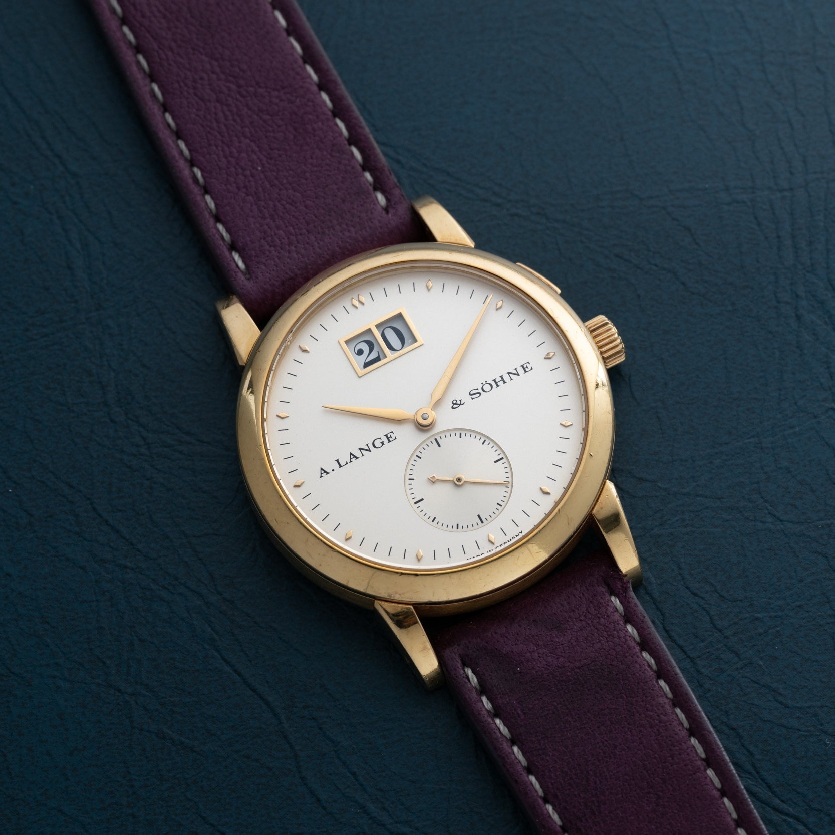 Saxonia Outsize Date