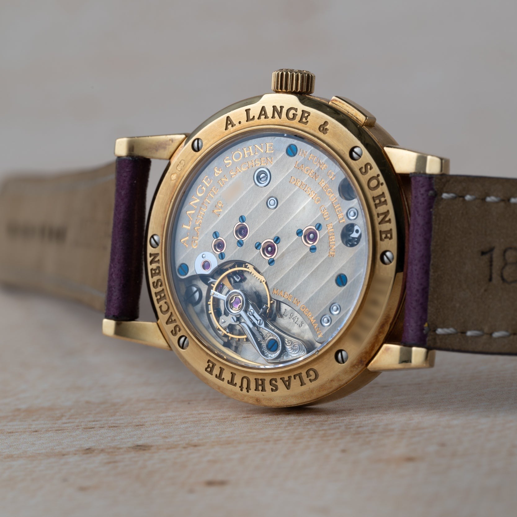 Saxonia Outsize Date