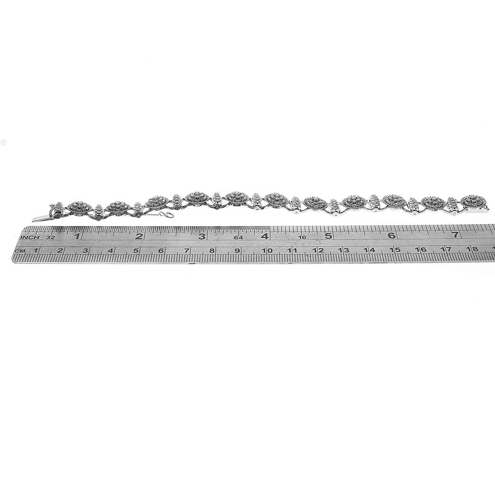 Alternating Diamond Frilled Halo and Diamond Bar Bracelet in White Gold