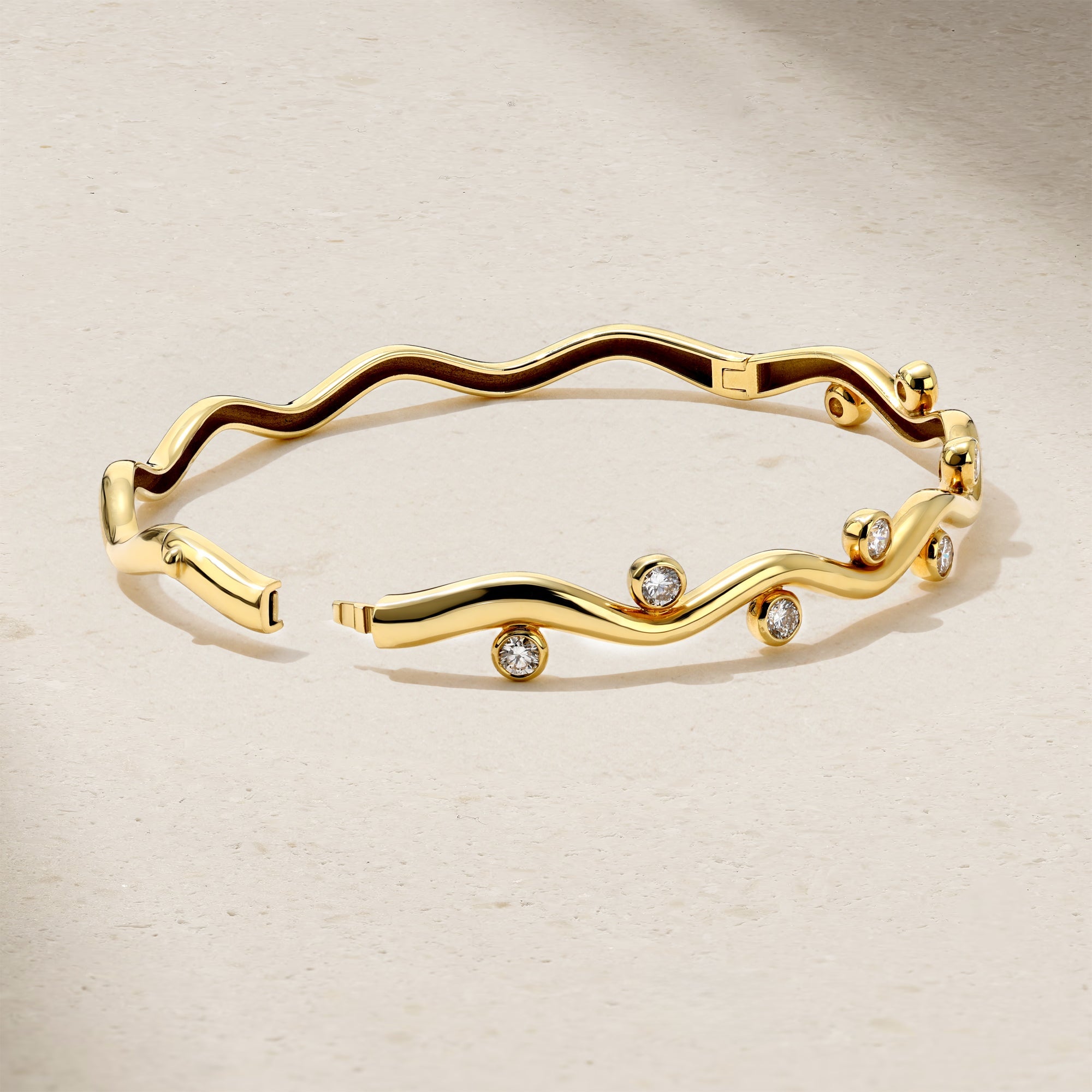 Riva Wavy Diamond Bangle