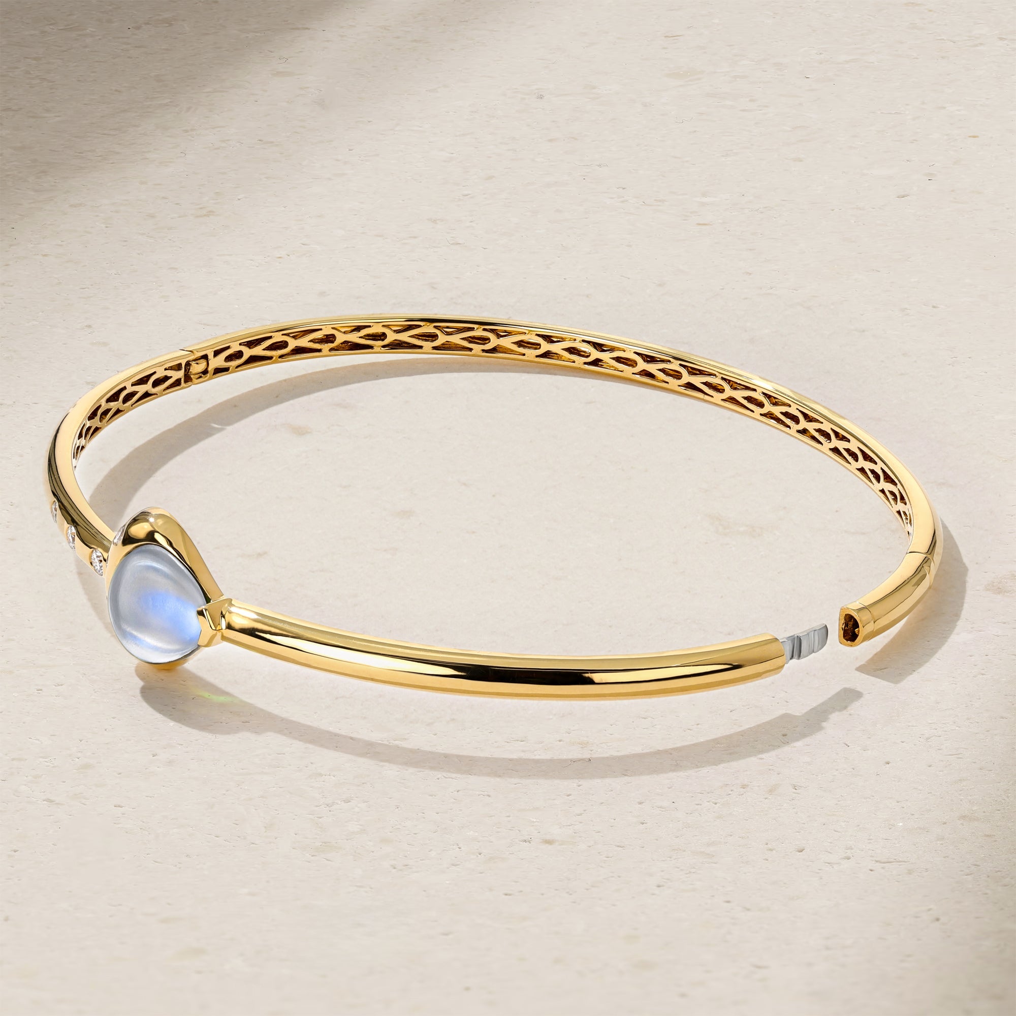 Single Gumdrop Moonstone Bangle
