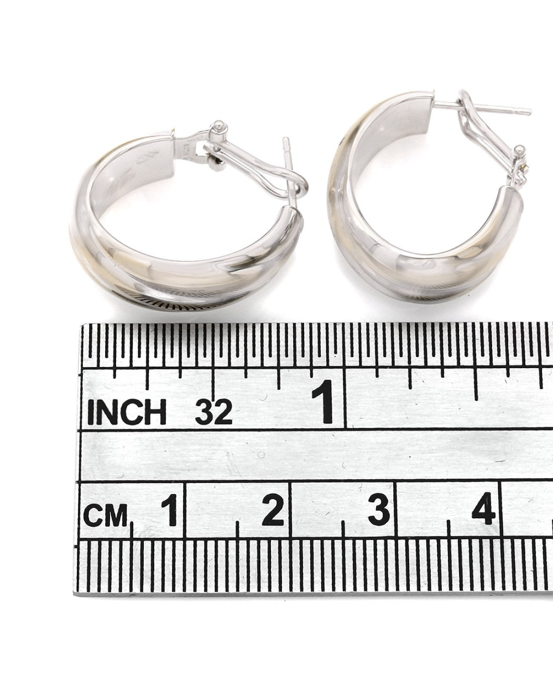 Fluted Huggie Earrings in White Gold
