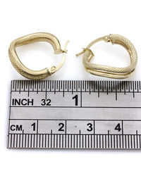 Wavy Double Hoop Earrings in Yellow Gold