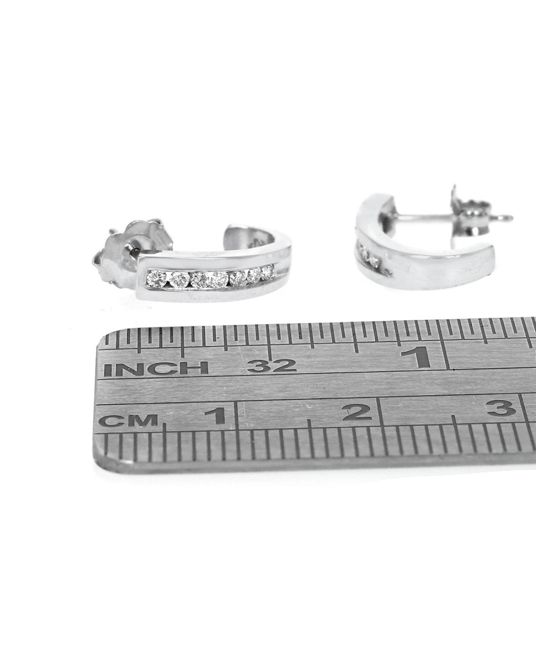 Diamond Curved Earrings in White Gold