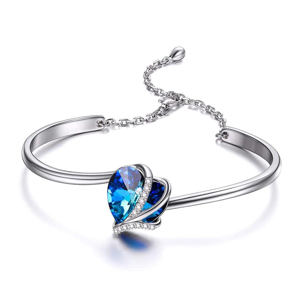 Circular Pendant Blue Sapphire Heart Shaped Bangle