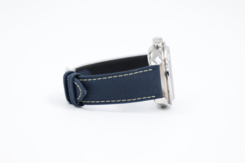 Omega - Speedmaster Silver Snoopy Award 50th Anniversary -310.32.42.50.02.001 - 2021