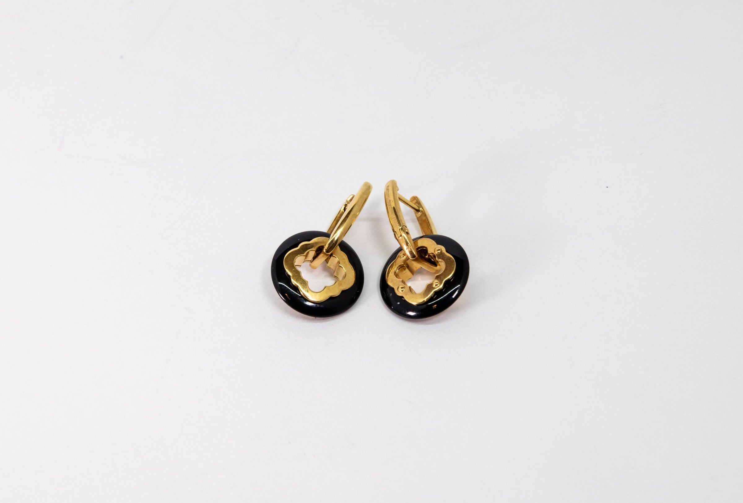 Carrera Y Carrera Granada 18K Yellow Gold Earring