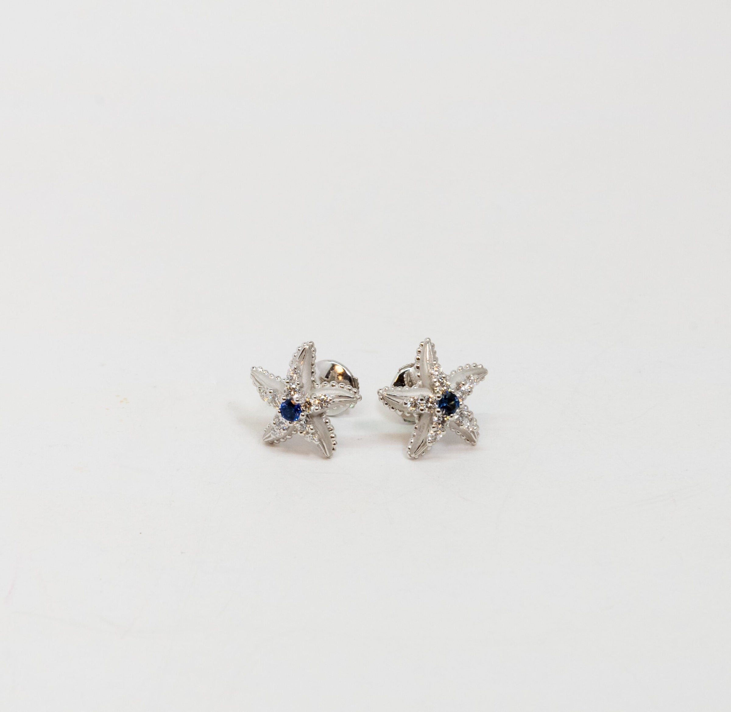 Carrera Y Carrera Star 18K White Gold with Diamonds & Sapphire Earring