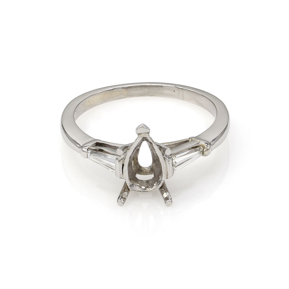 Diamond Engagement Ring Mounting in Platinum