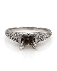 Pave Diamond Mounting in Gold