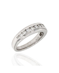 Single Row Diamond Ring in Platinum