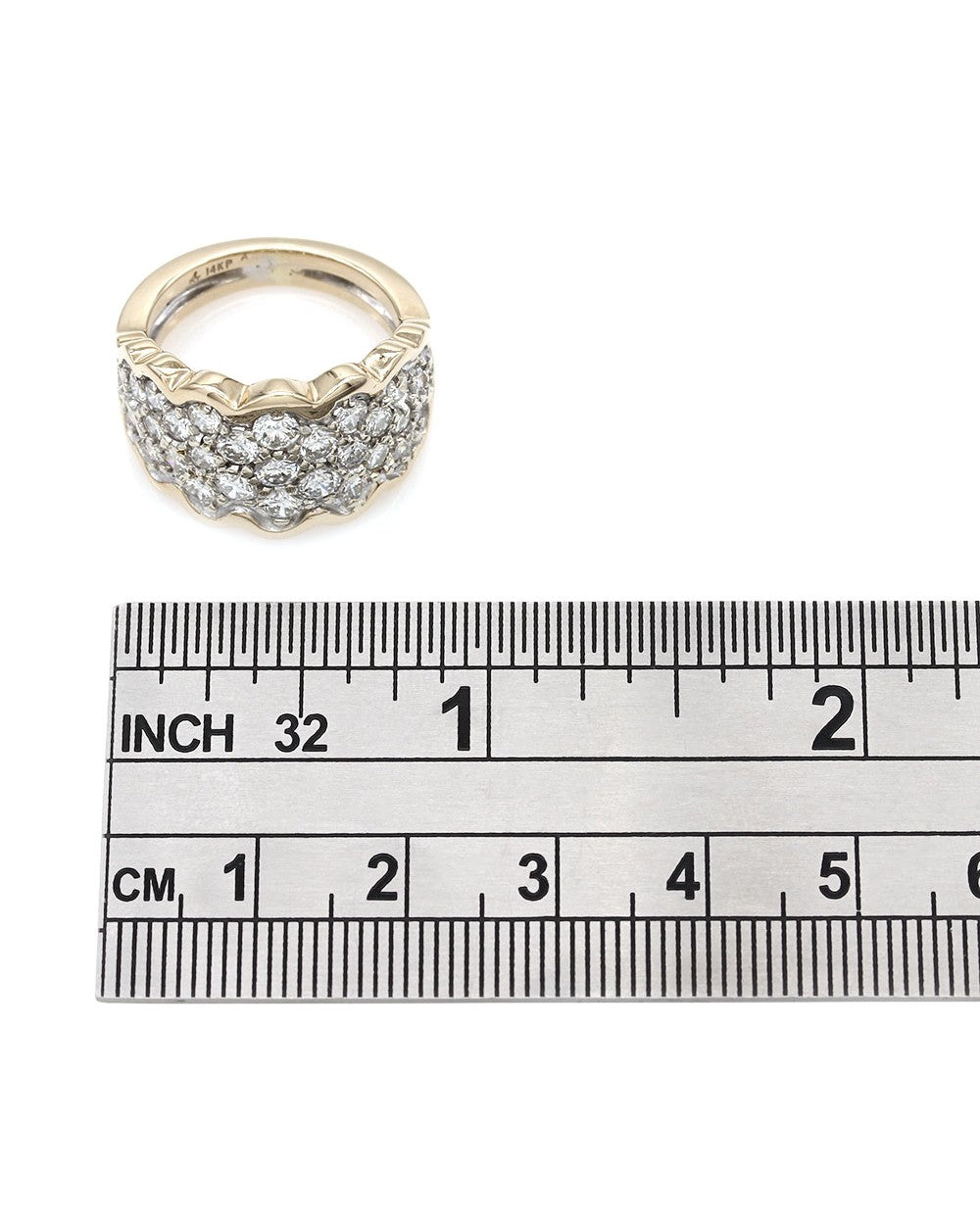 Scalloped Diamond Pave Ring in Gold