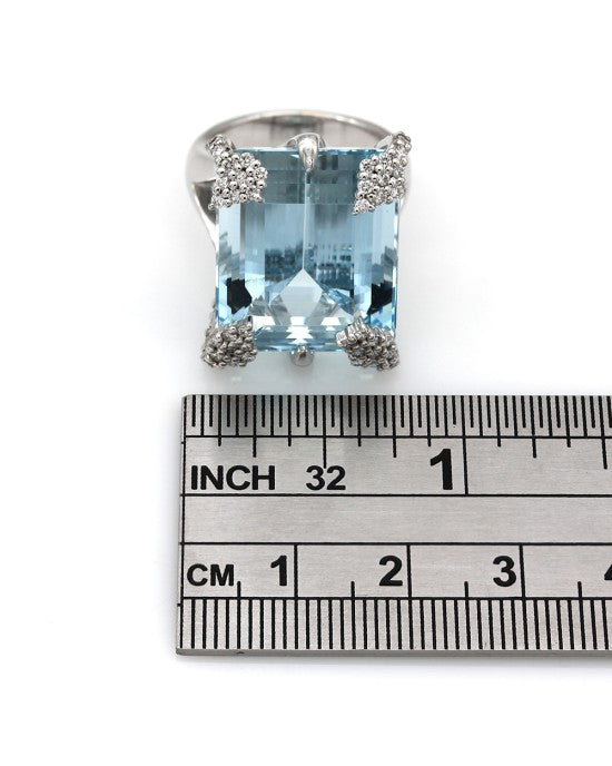 18KW Aquamarine and Diamond Ring