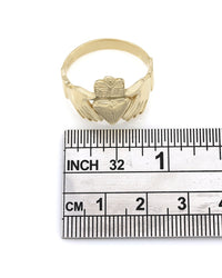 Gentlemans Claddagh Ring in Gold