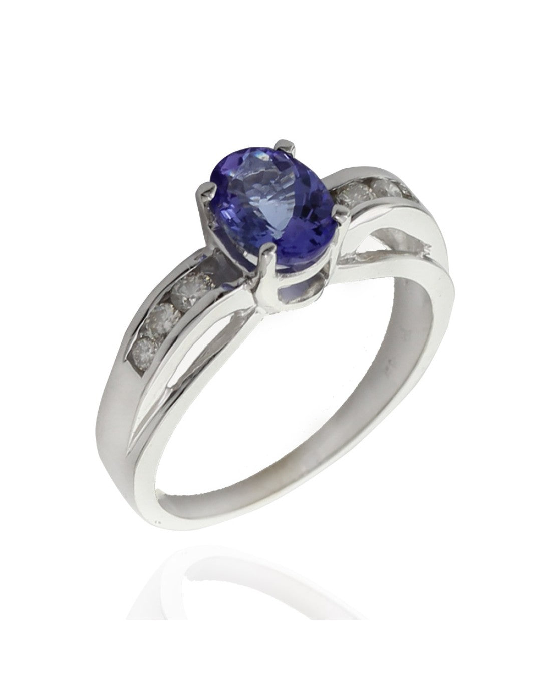 Oval Tanzanite and Diamond Ring in Gold