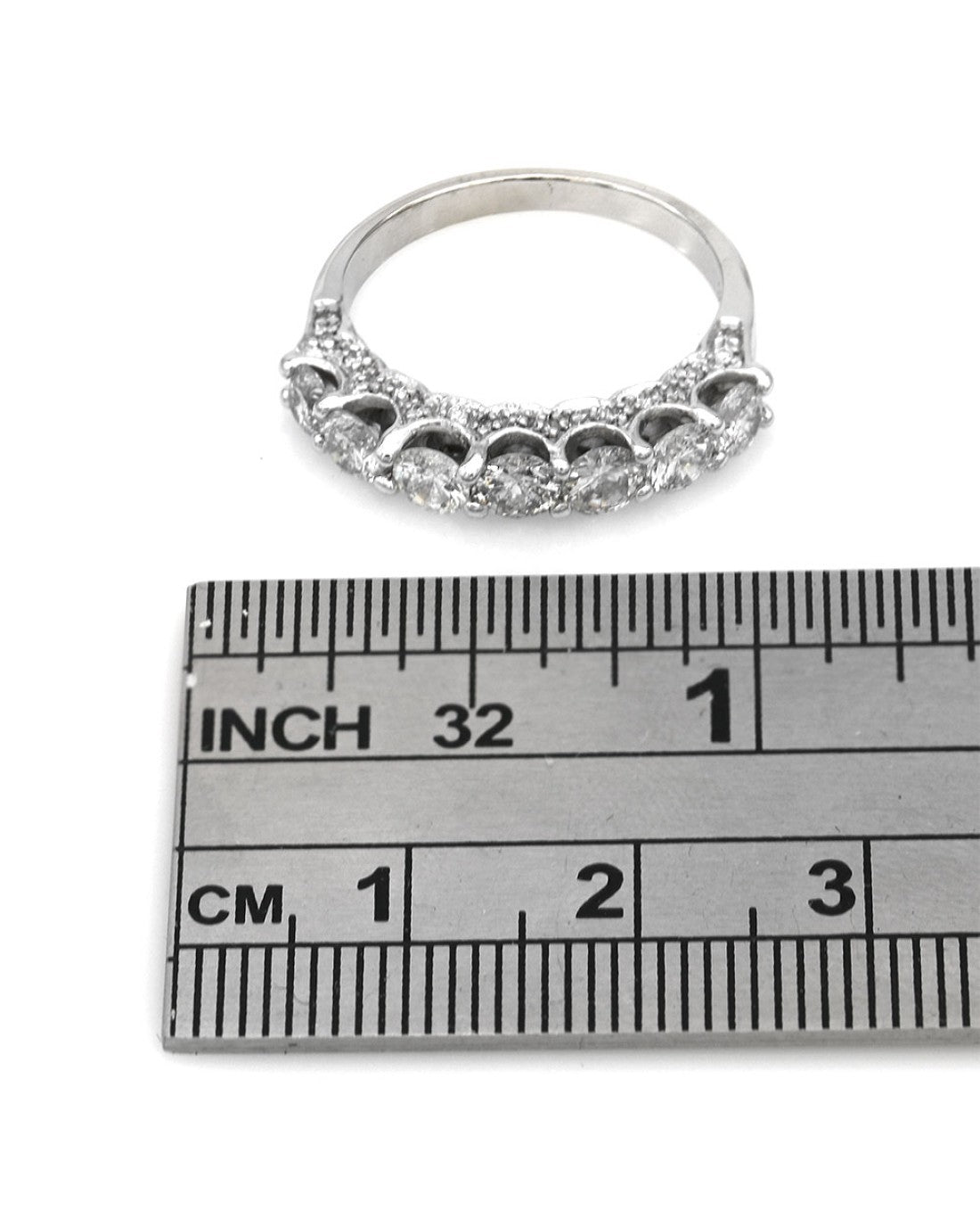 7 Stone Diamond Scalloped Edge Ring