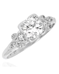 Round Diamond Engagement Ring in Platinum