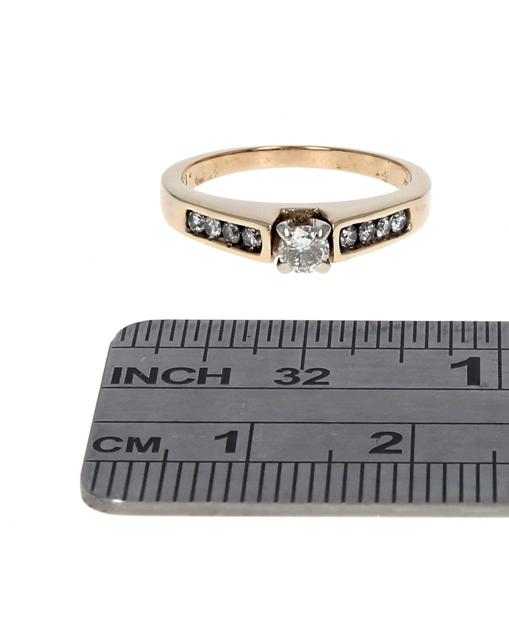 Diamond Engagement Ring in Yellow Gold