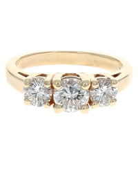 3-Stone Diamond Ring in Yellow Gold