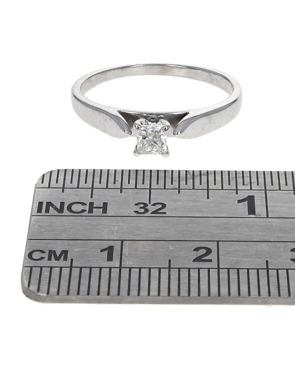 Diamond Solitaire Engagement Ring in White Gold