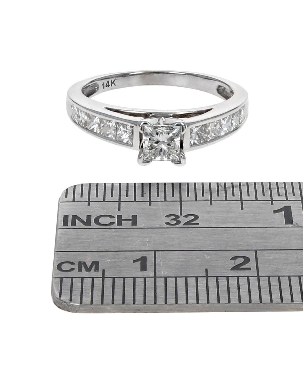Princess Diamond Engagement ring in White Gold