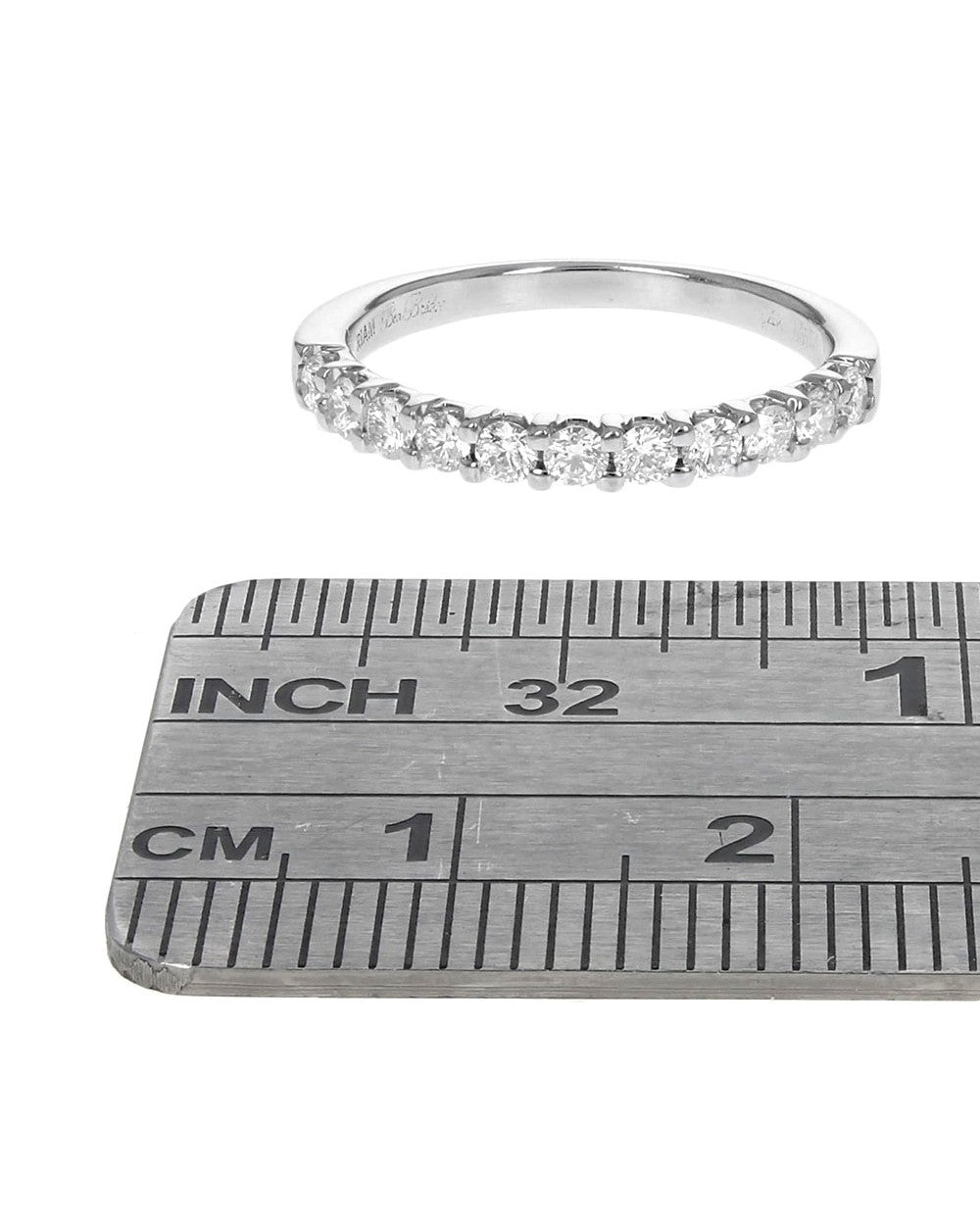 Shared Prong Round Diamond Band