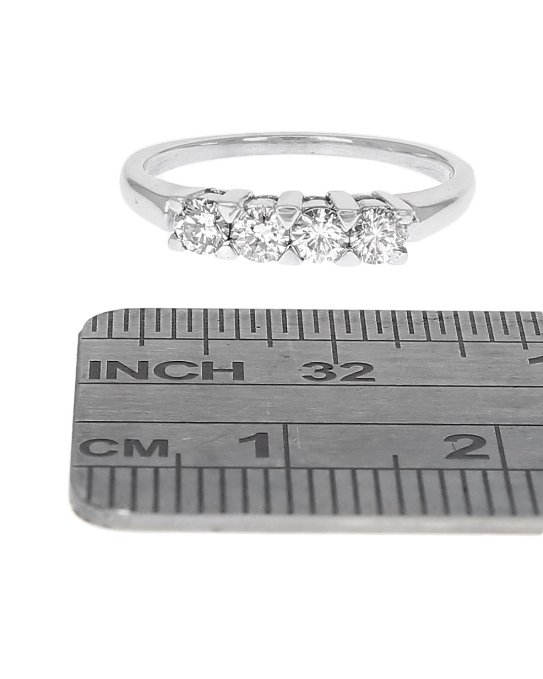 Round Diamond Wedding Ring in White Gold