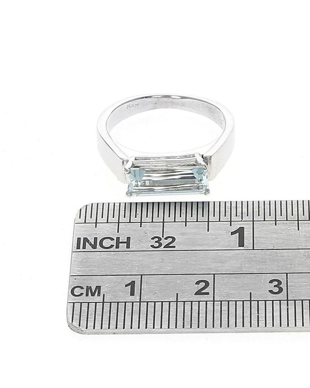 Aquamarine Solitaire Ring in White Gold