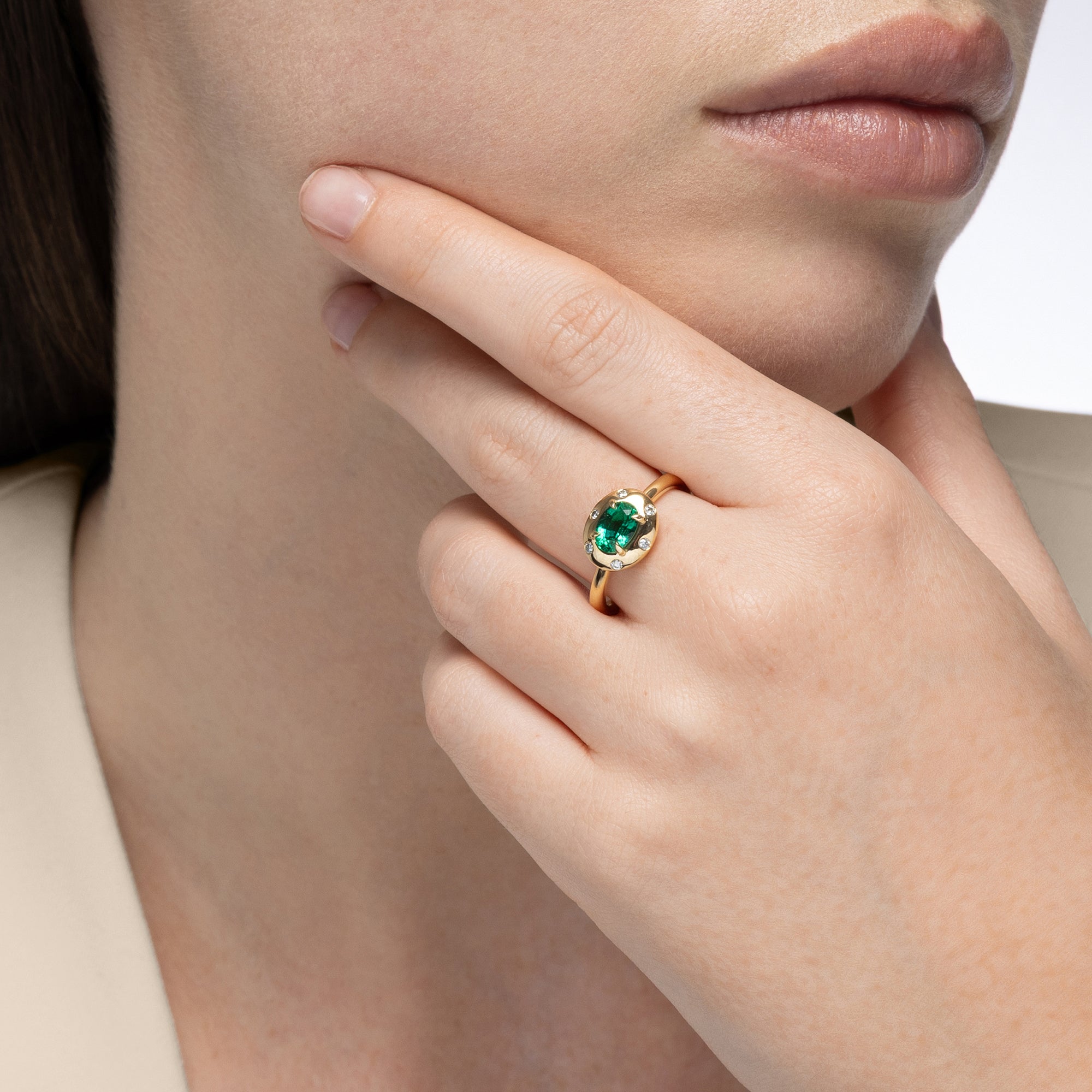 Aurum Oval Emerald Ring