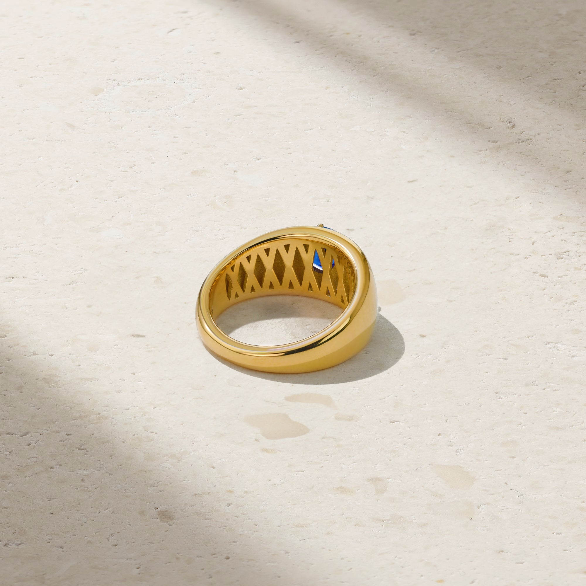 Aurum Sapphire Crescent Cigar Band