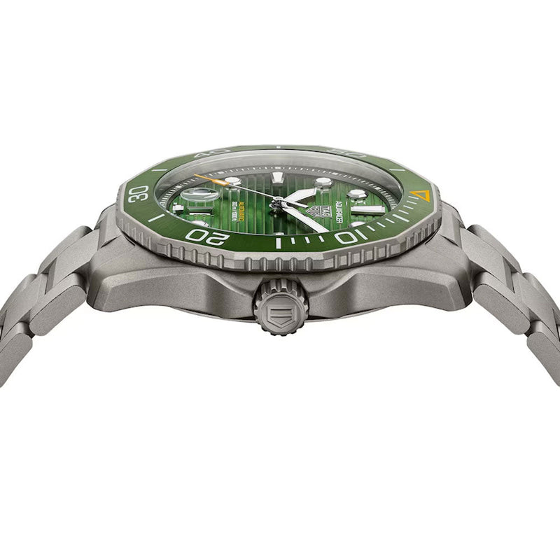 Tag Heuer Aquaracer Professional 300 Date 43mm Titanium WBP208B