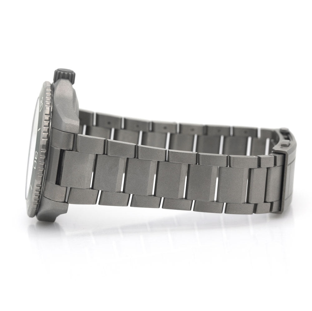 Tag Heuer Aquaracer Professional 300 Date 43mm Titanium WBP208B