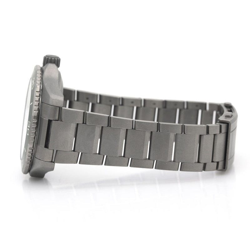 Tag Heuer Aquaracer Professional 300 Date 43mm Titanium WBP208B