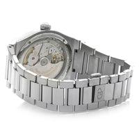 Girard-Perregaux Laureato 42MM 81010-11-3153-1CM