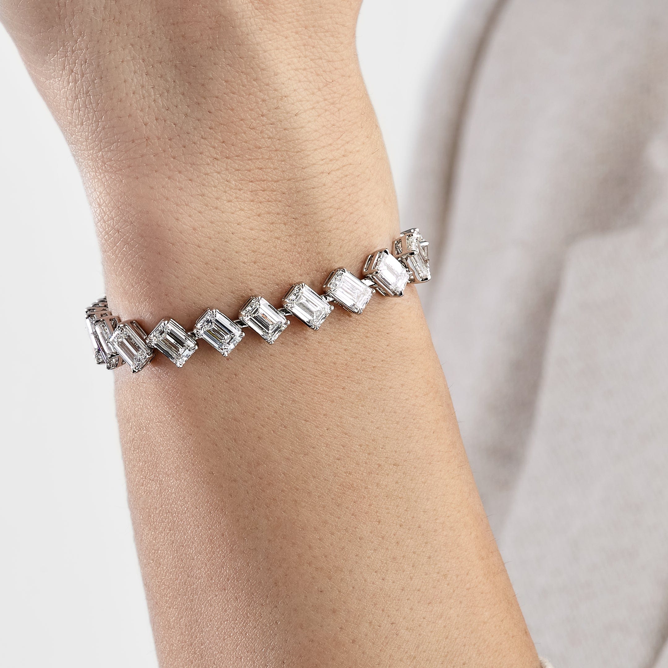 Ella Angled-Set 24 Carat Diamond Tennis Bracelet