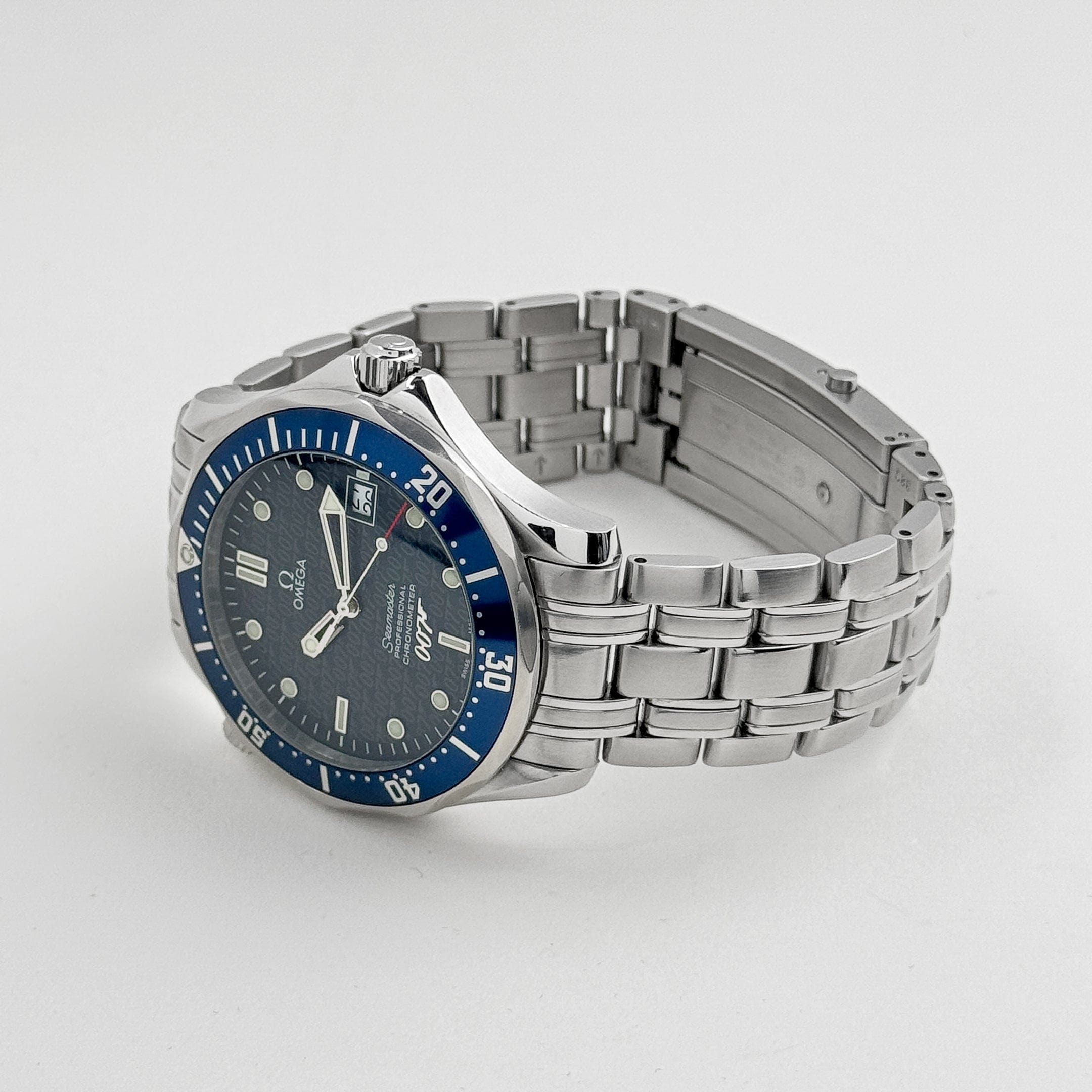 Omega Seamaster 2537.80.00 Chronometer James Bond 40th Anniversary Stainless Steel Blue Dial Limited Edition