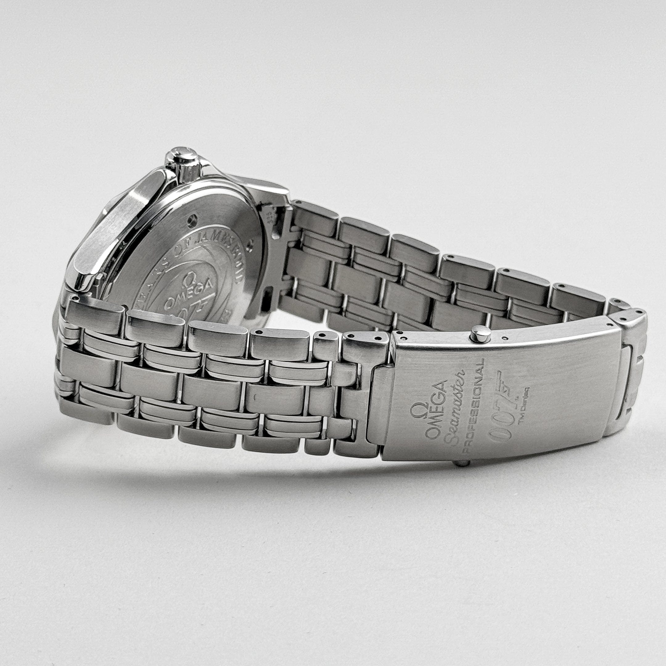 Omega Seamaster 2537.80.00 Chronometer James Bond 40th Anniversary Stainless Steel Blue Dial Limited Edition