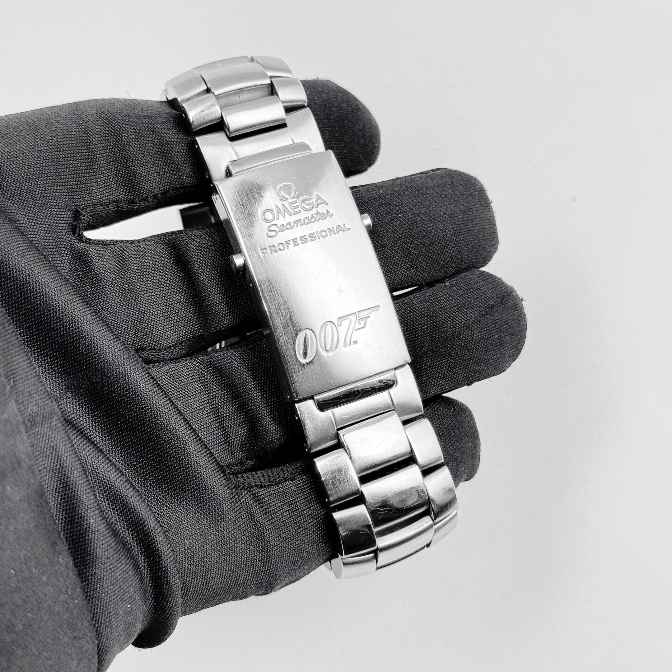 Omega Seamaster Planet Ocean 222.30.46.20.01.001  600m “Quantum of Solace” Black Dial Limited Edition (2008)