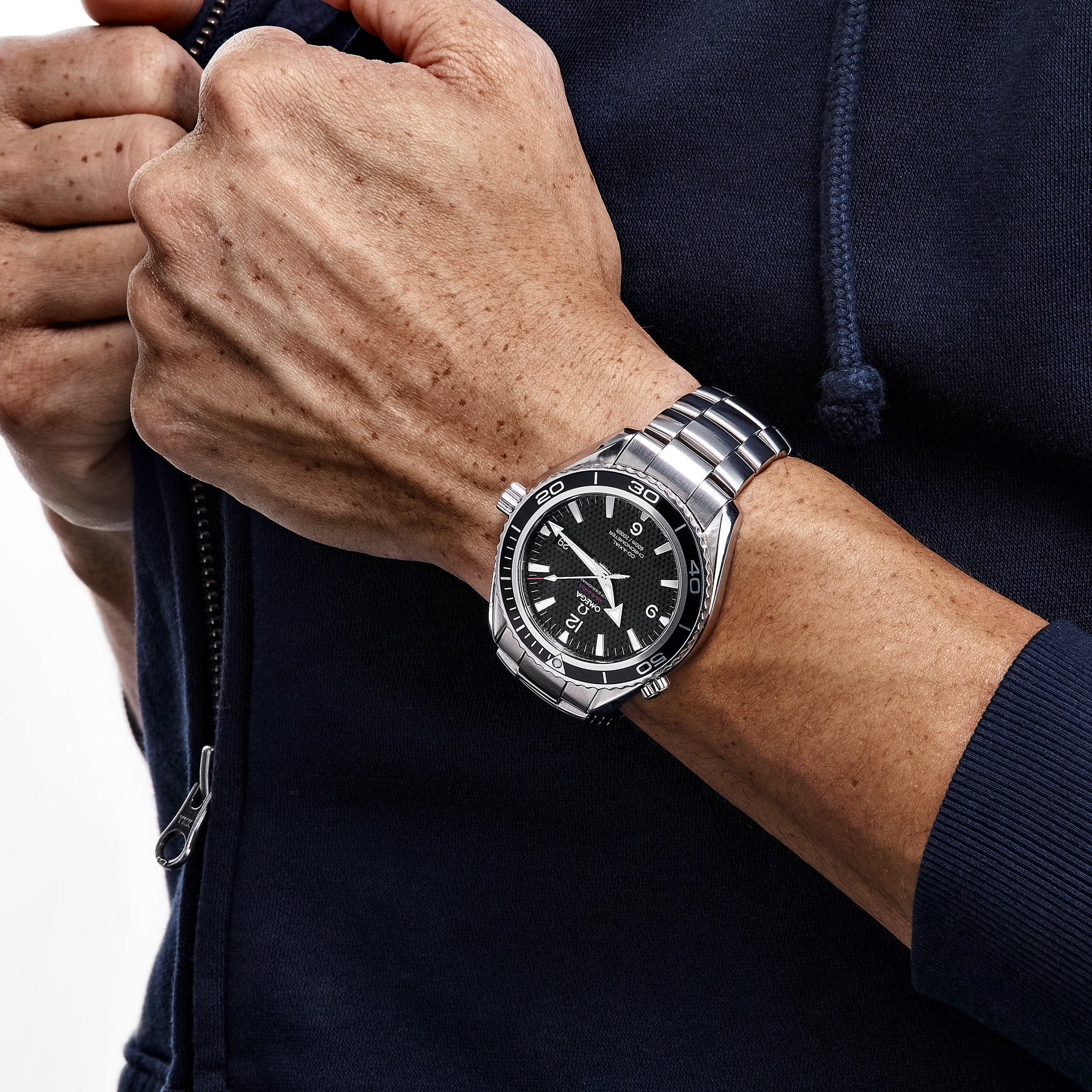 Omega Seamaster Planet Ocean 222.30.46.20.01.001  600m “Quantum of Solace” Black Dial Limited Edition (2008)