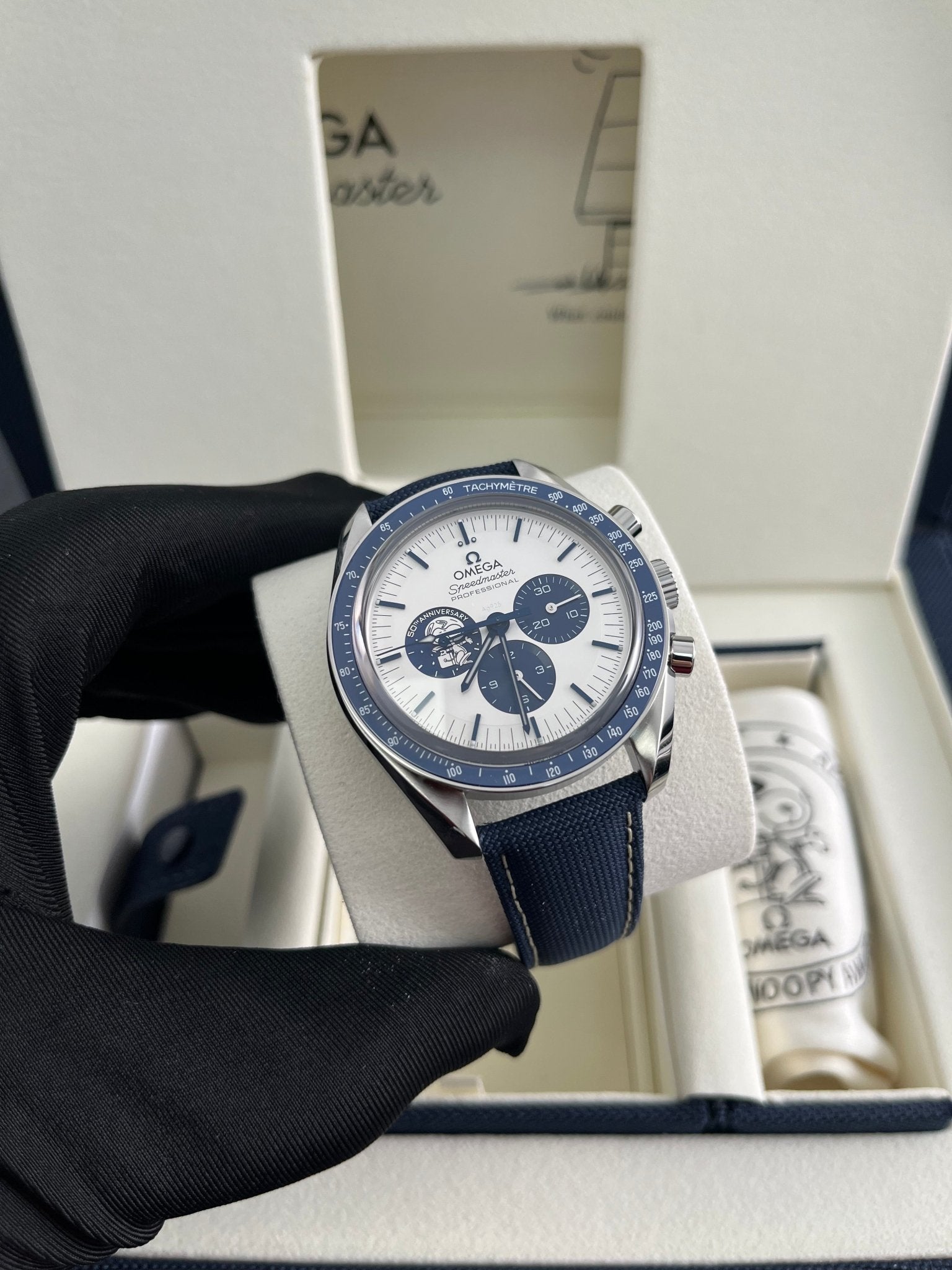 Omega Speedmaster 'Silver Snoopy Award' 310.32.42.50.02.001