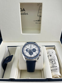 Omega Speedmaster 'Silver Snoopy Award' 310.32.42.50.02.001