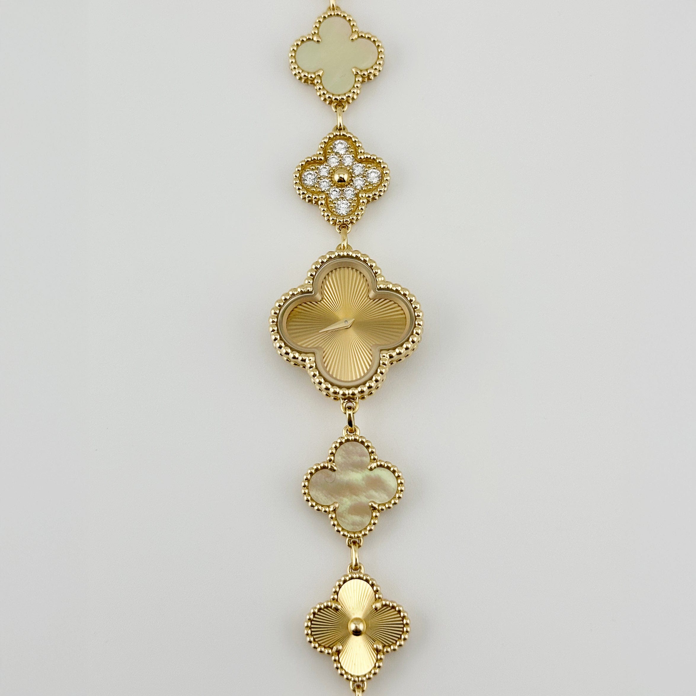 Van Cleef & Arpels Sweet Alhambra VCARO8WW00 Gold Dial Watch with Diamonds (2023)