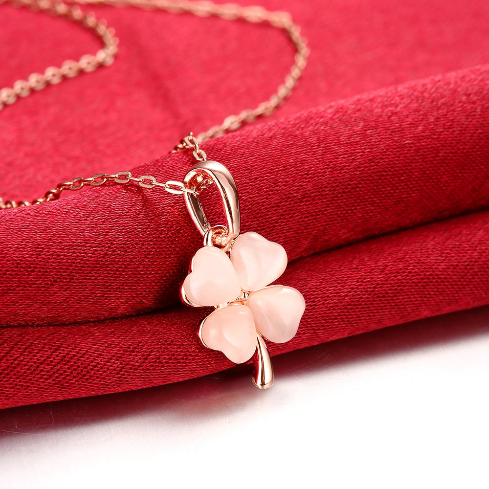 Smooth Resin Clover Necklace in 18K Rose Gold Plated